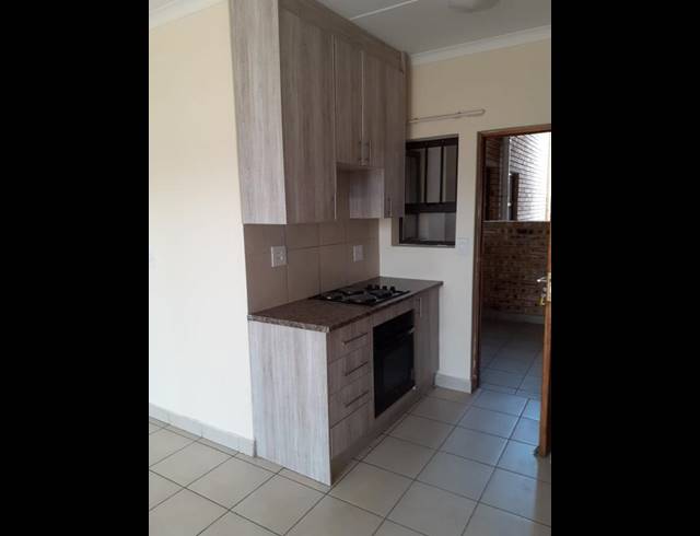 2 BEDROOM PROPERTY TO RENT IN BRENTWOOD PARK
